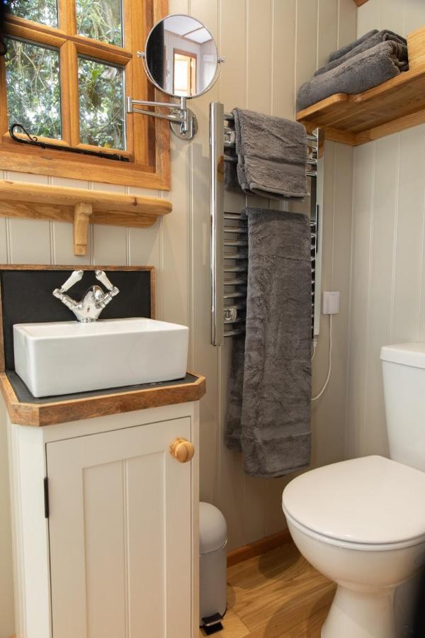 Luxury, Rural Shepherds Hut With Hot Tub Nr Bath Bristol Kültér fotó